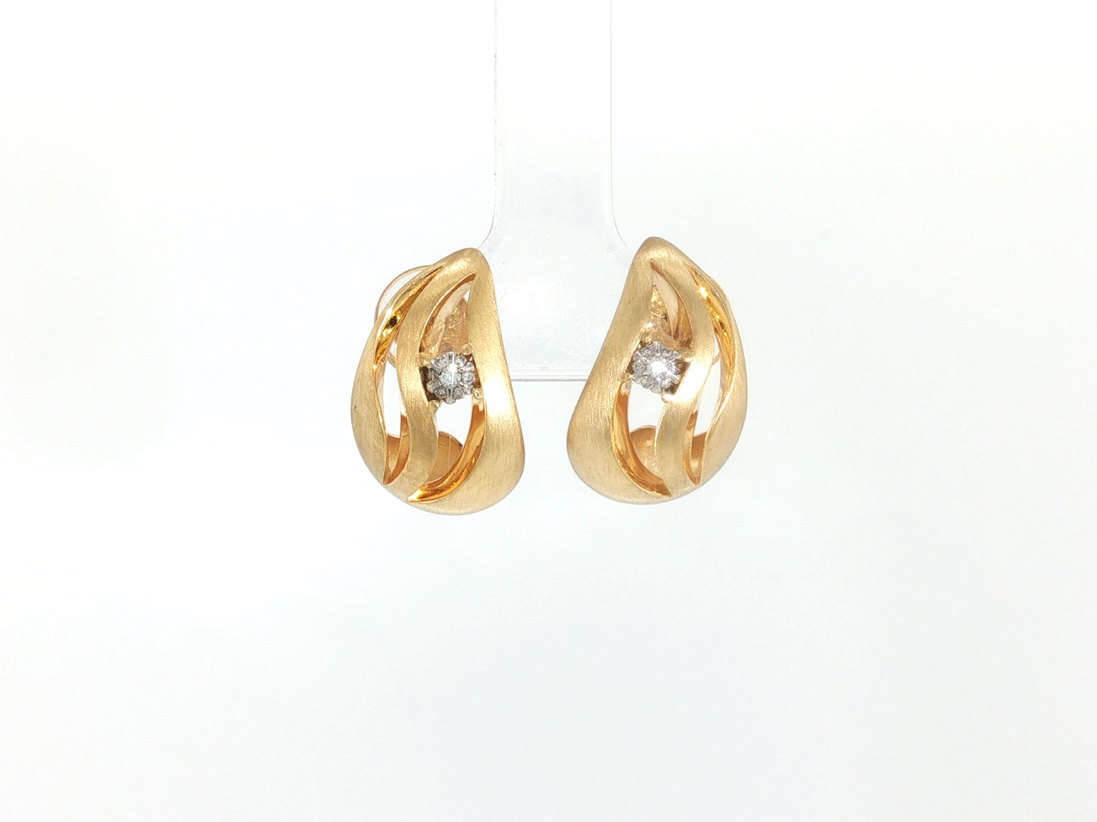 Earrings in Yellow Gold 18k with Diamond — Earrings — Yellow Gold 18k
