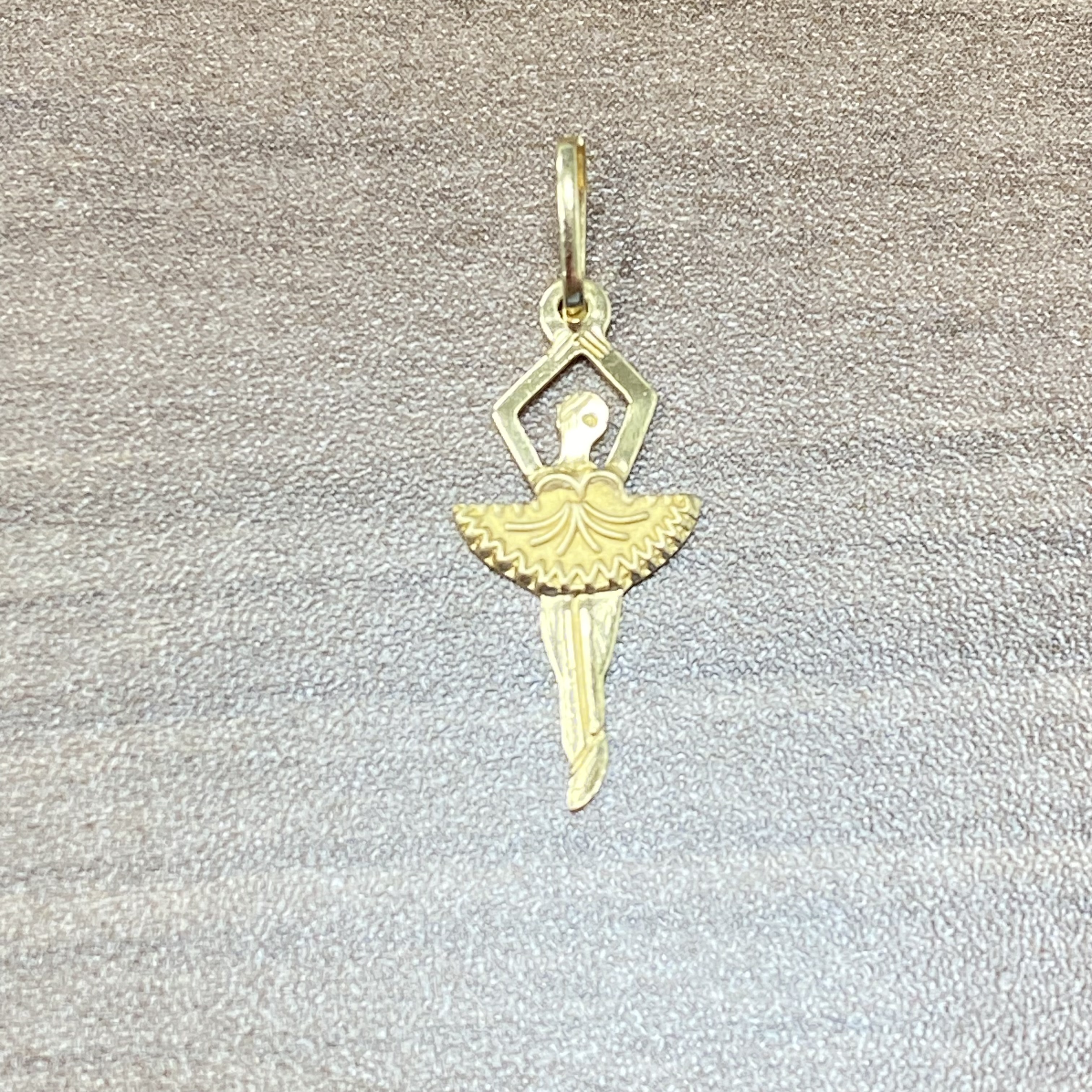 Saint Medal Pendant in Yellow Gold 18k — Pendants — 18K Yellow Gold